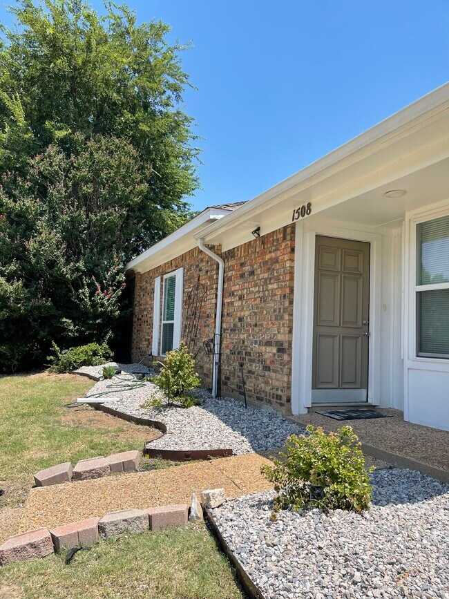 1508 Nest Pl