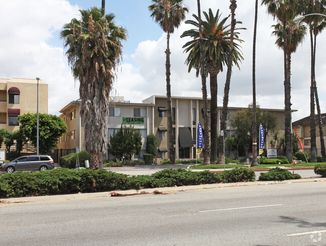 Sherman Plaza Apartments - Sherman Plaza Apartments