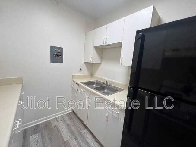 Photo - 496 Holderness St SW Unit #18