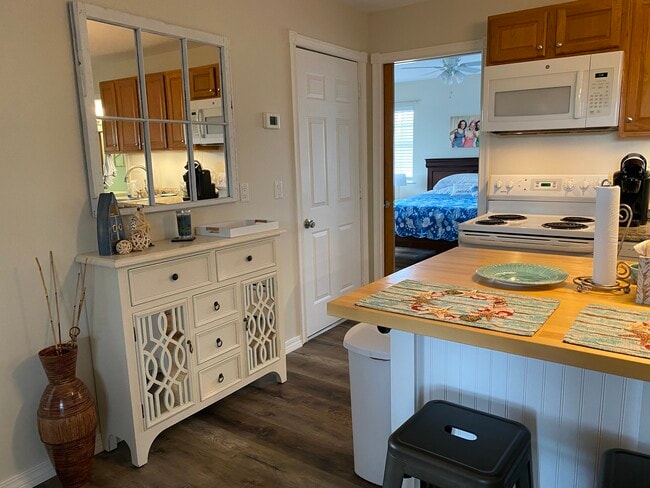 Photo - 5802 Monterey Ave Unit Downstairs