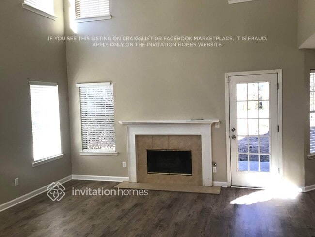 Photo - 718 Arbour Way