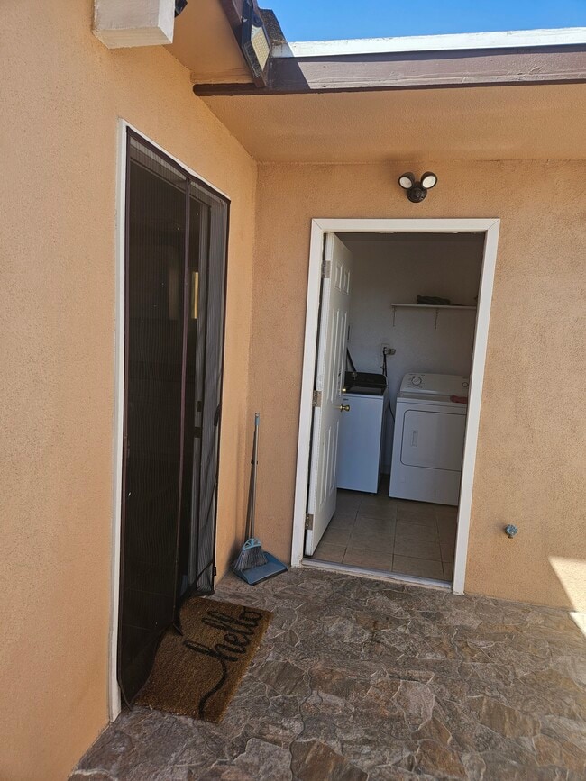 Building Photo - 3911 Placita Ave Unit Placita