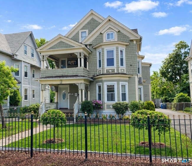 Building Photo - 16 Magnolia St Unit 3