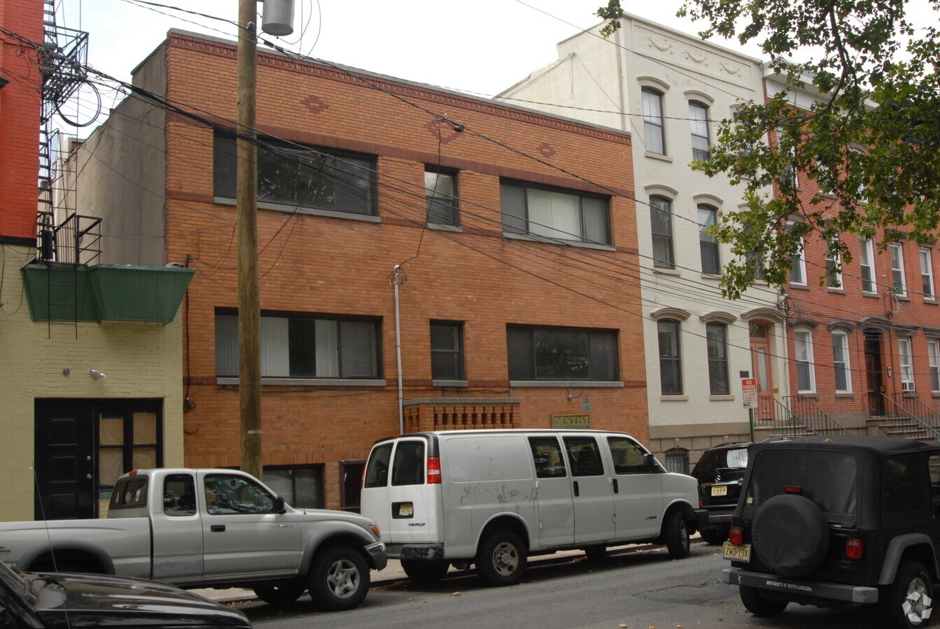 Photo - 255-257 4th St