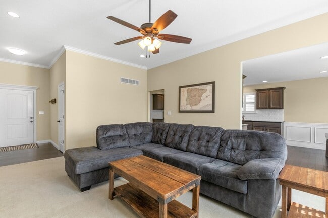 Photo - 5611 Abercorn Dr