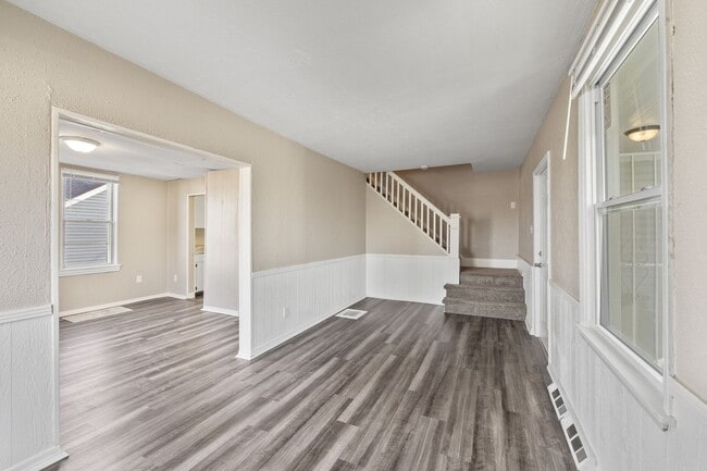 Photo - 811 Sherman Ave Unidad 811 Sherman Ave Rear