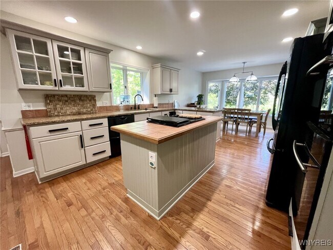 Photo - 219 Glenridge Rd