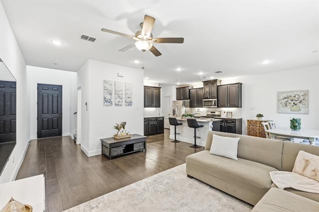 Photo - 982 Mikaela Dr