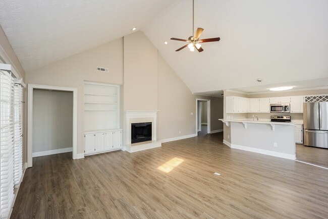 Photo - 495 Fairway Ct