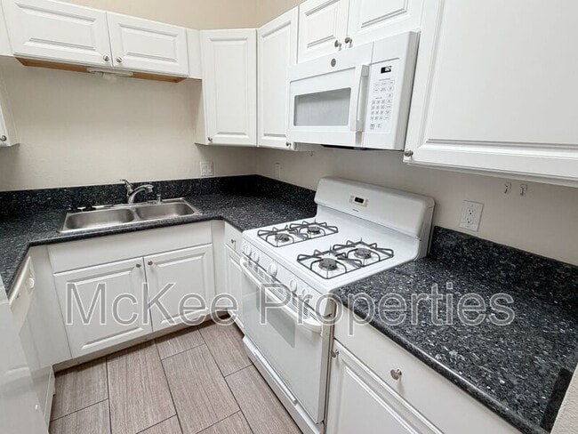3028 Juniper St Unidad 4