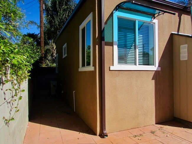 Photo - 2bed/1 bath ADU--NEW--Private with wrap around patio/yard Washer/Dryer included!