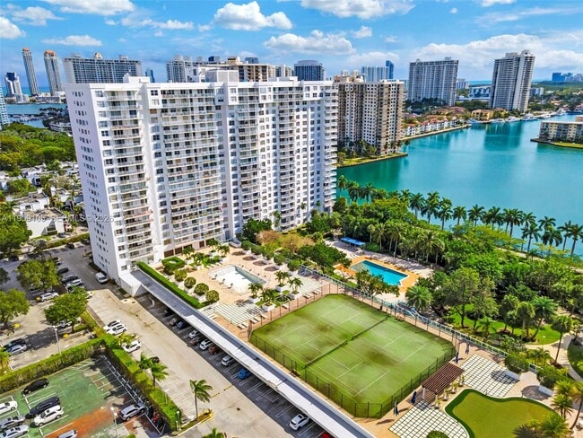 Building Photo - 2851 NE 183rd St Unit 803E