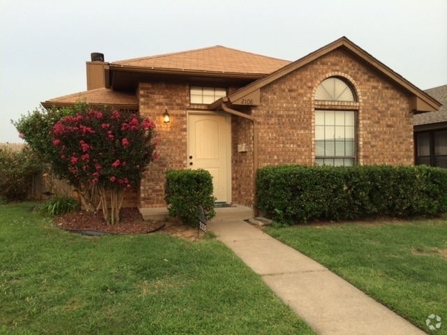 Building Photo - 2108 Meench Dr Rental