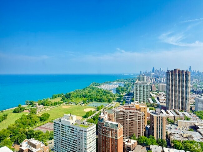Building Photo - 655 W Irving Park Rd Unit 4807 Rental