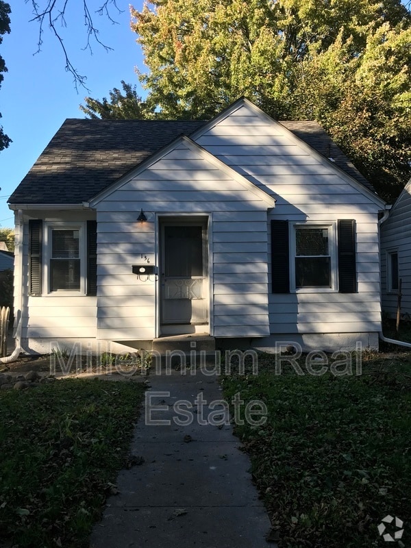 Building Photo - 136 E Hopkins Ave Rental