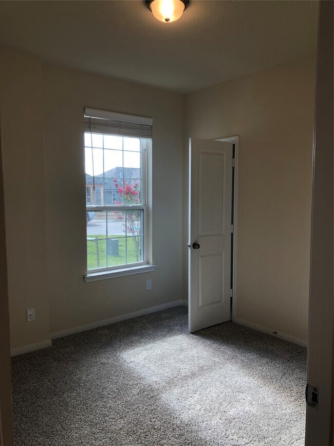 Photo - 1006 Old Vine Rd