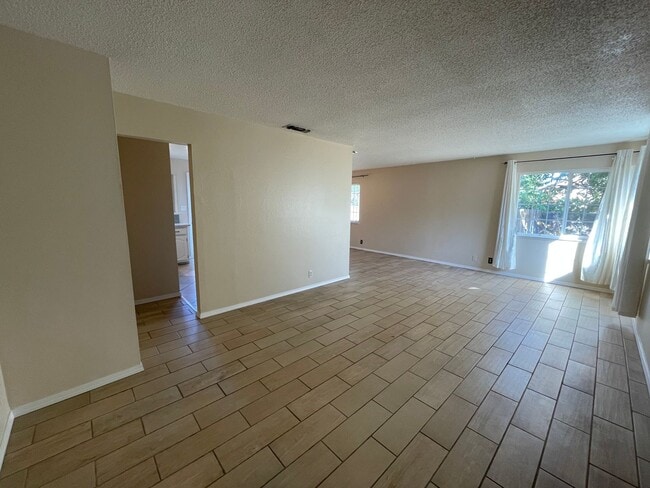 Photo - Charming 3-Bedroom Home with Fresh Interio...