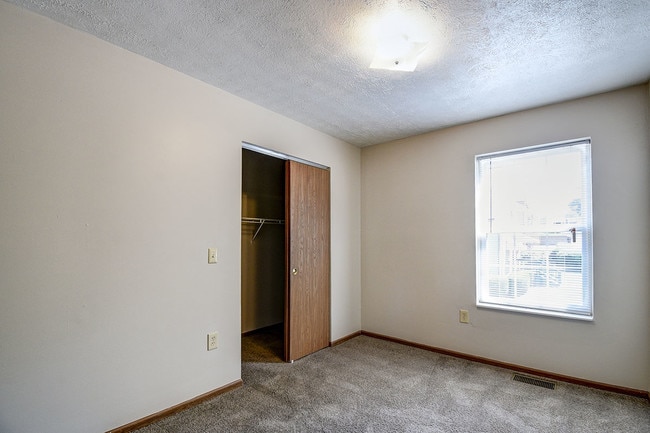 Photo - Stone Brooke