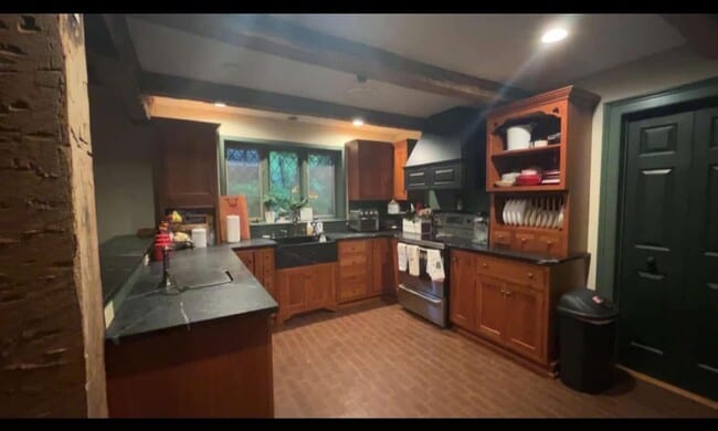 Photo - 3209 Maple Hill Ln