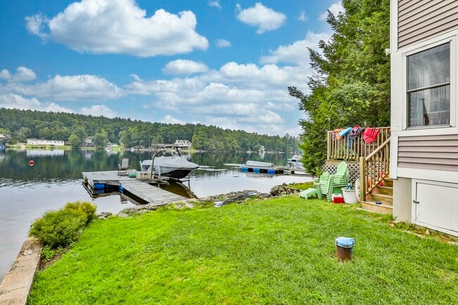 64A Holiday Ln