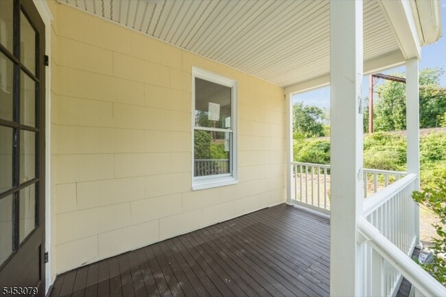 Photo - 37 Bowers Ln