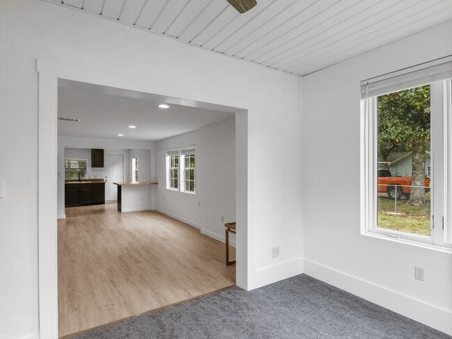 Photo - 1572 Cedar St