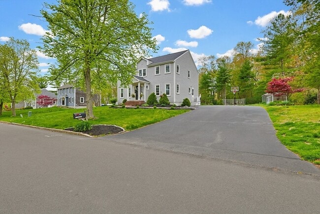 Photo - 35 Millbrook Dr