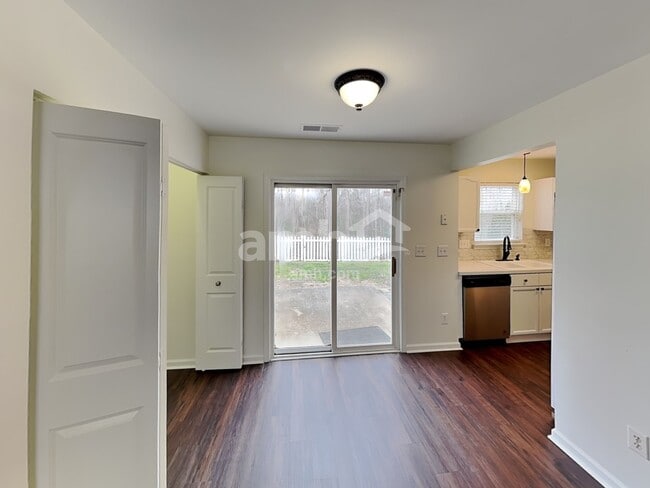 Photo - 7528 Prairie Rose Ln