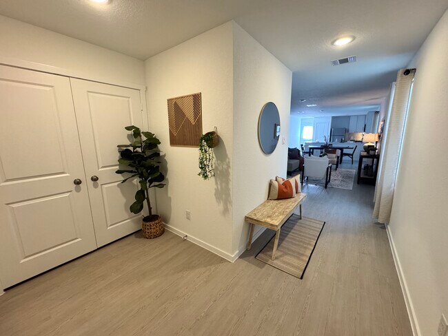 Photo - 3411 Rock Ml Dm