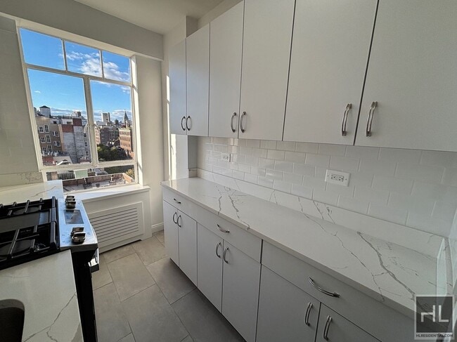 Photo - FIFTH AVENUE Unit 6D