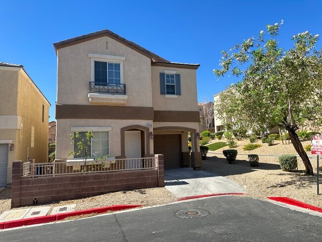 Building Photo - Single Family Home 3 Beds, 2.5 bath, 1 car garage