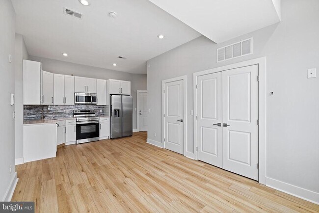 Photo - 1733-41 N 2nd St