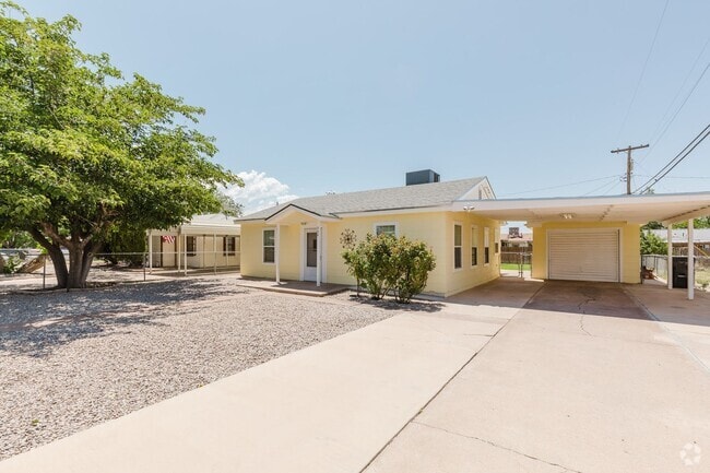 Building Photo - Adorable 2 bedroom 1 bath House