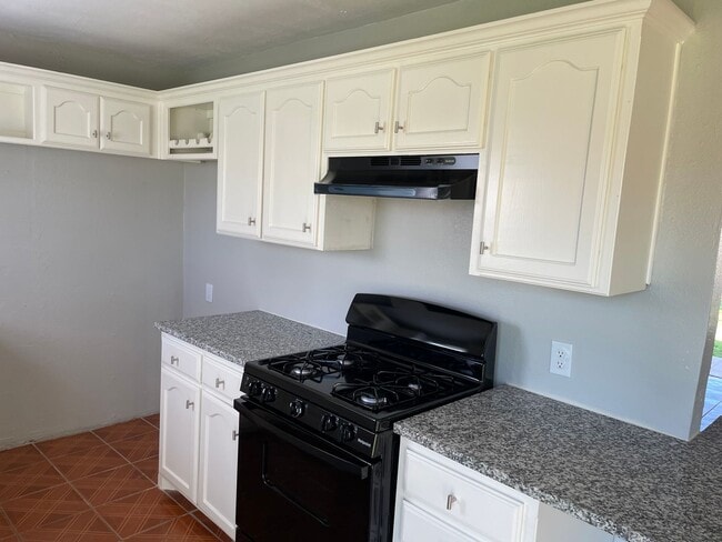 Photo - Cozy Home with good yard