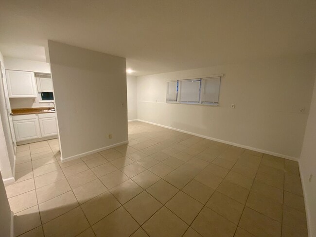 Photo - 211 Snead Dr Unidad Apt 2