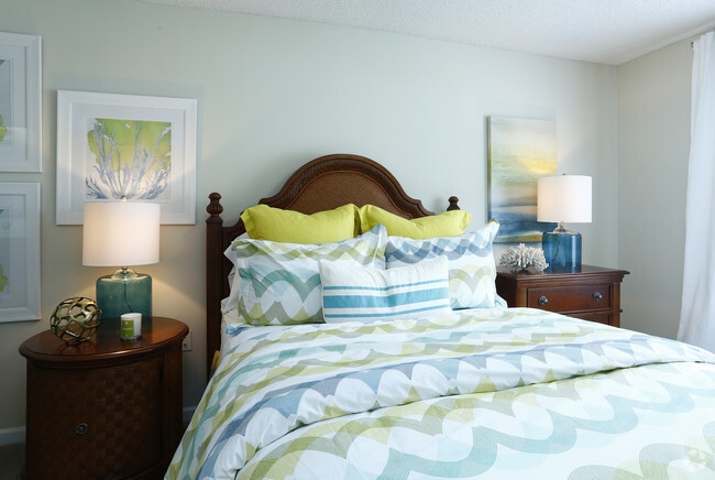 1BR, 1BA - 918 SF Hatteras- Bedroom