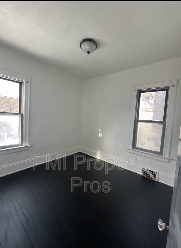 Building Photo - 1511 N 34th St