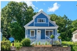 Building Photo - 142 E Meadow Rd