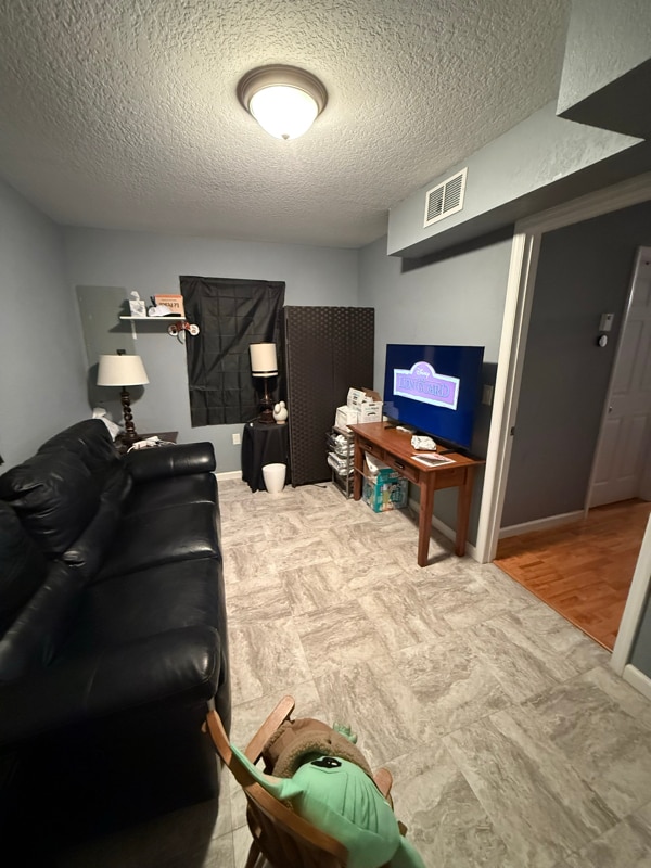 Photo - 220 St George Dr