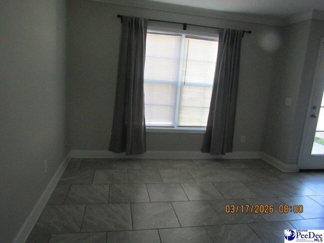 Photo - 1468 Gardener Rd