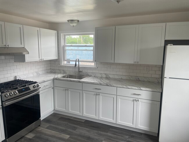 Building Photo - 826 Englewood Ave Unit #3 Rental