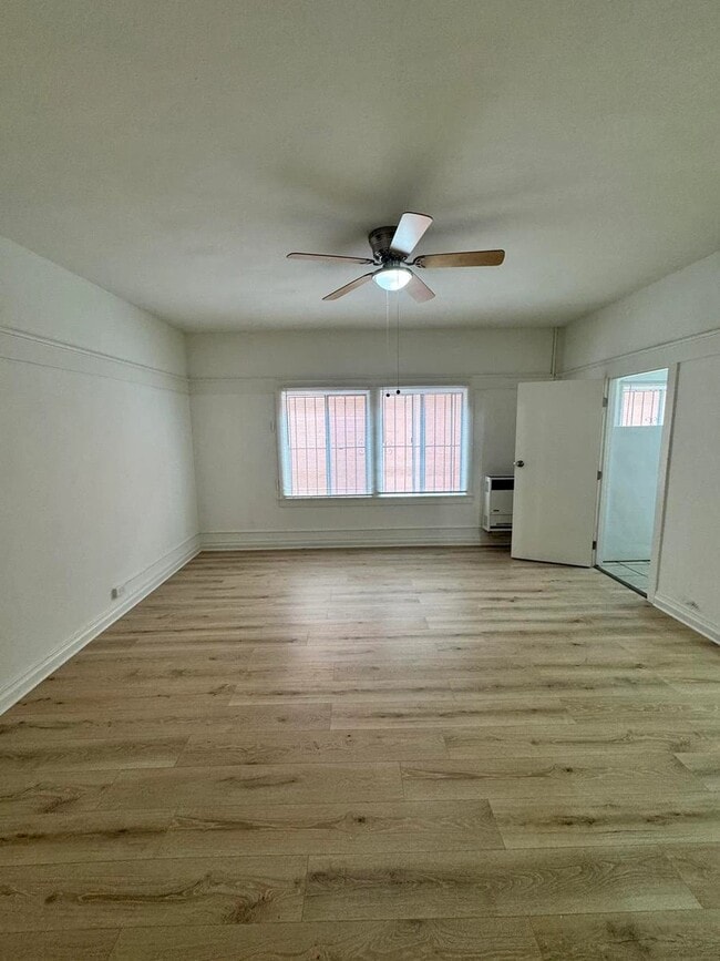 Photo - 984 S. Oxford Avenue,