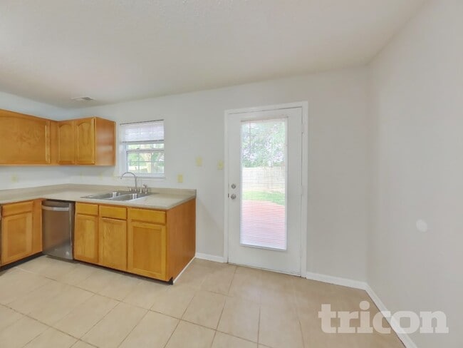 Photo - 2414 Summerwood Ln