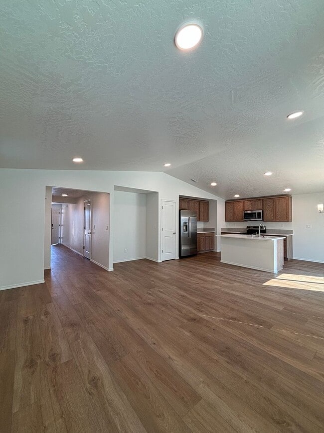 Photo - 3682 S Quay St