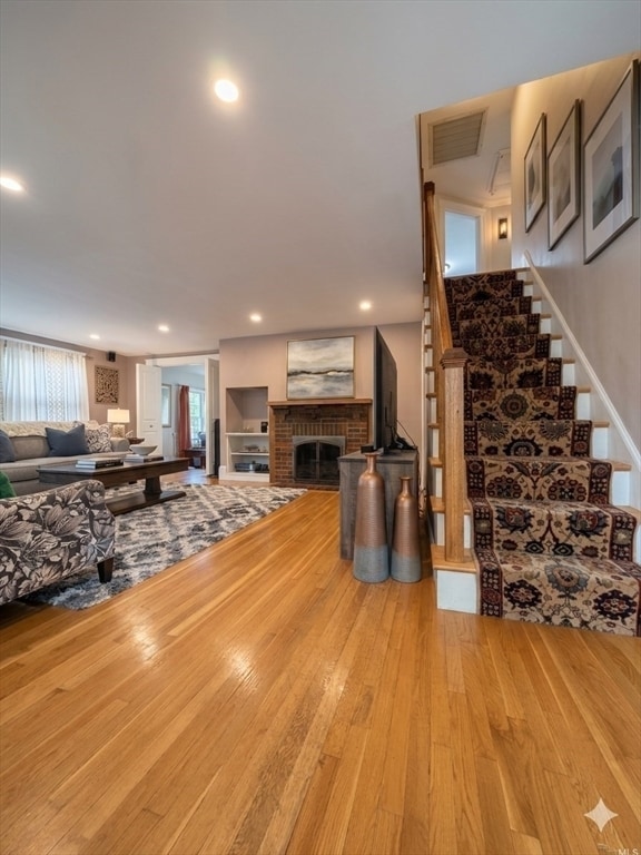 Photo - 410 Marrett Rd