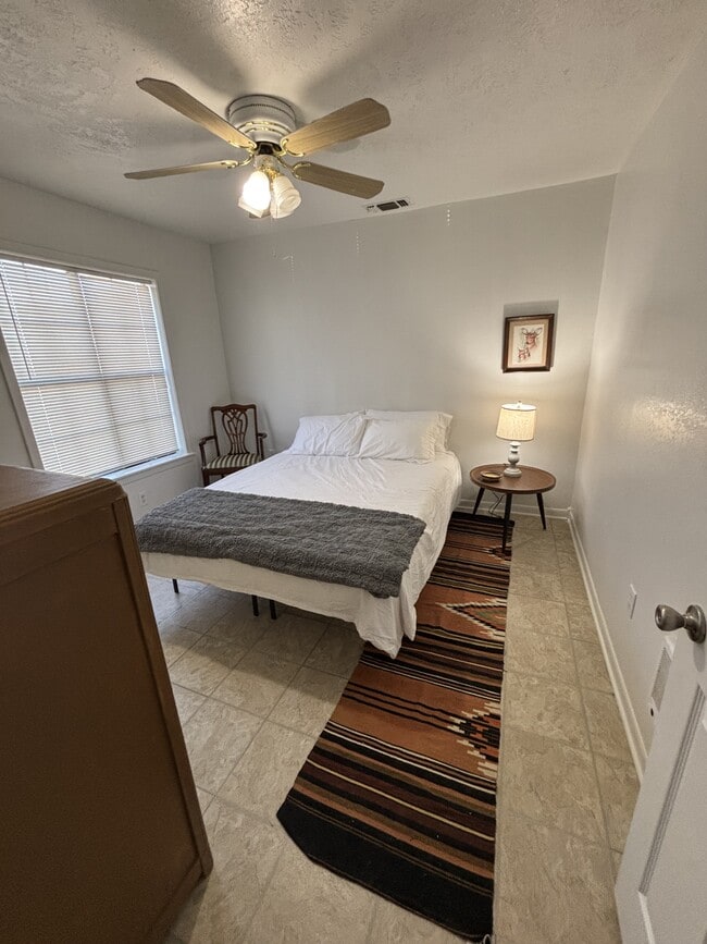 Photo - 1706 Partridge St