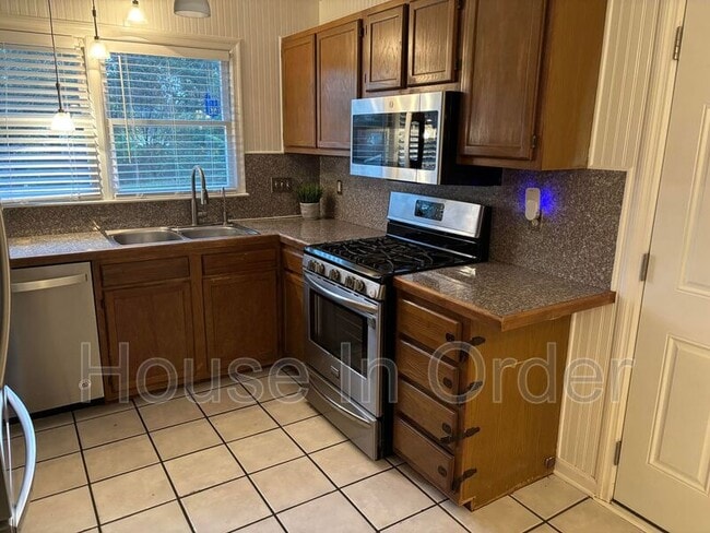 Photo - 217 Scottlynn Dr