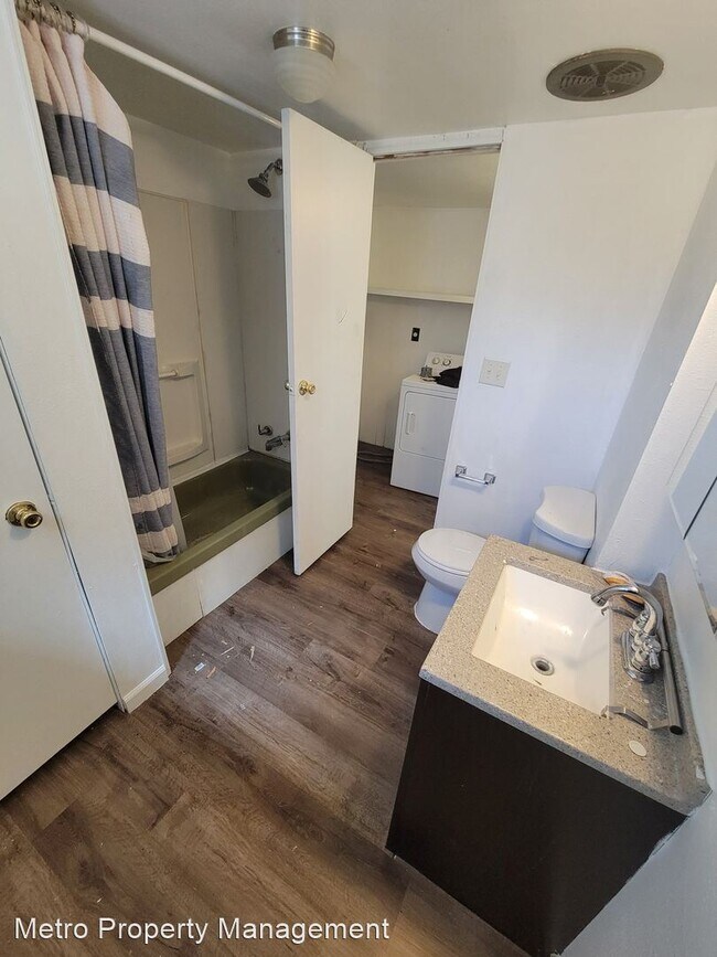 Photo - 2 br, 1 bath House - 496 Riley Road #4