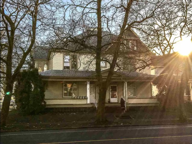 Building Photo - HISTORIC WEST CENTRAL ONE BEDROOM Unit F