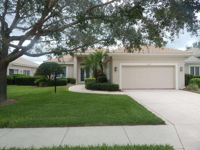 Building Photo - SUMMER/ FALL FURNISHED  3/2 IMMACULATE POOL HOME - ROSEDALE COMMUNITY